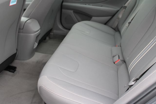 Used 2024 Hyundai Elantra Blue FWD image 31