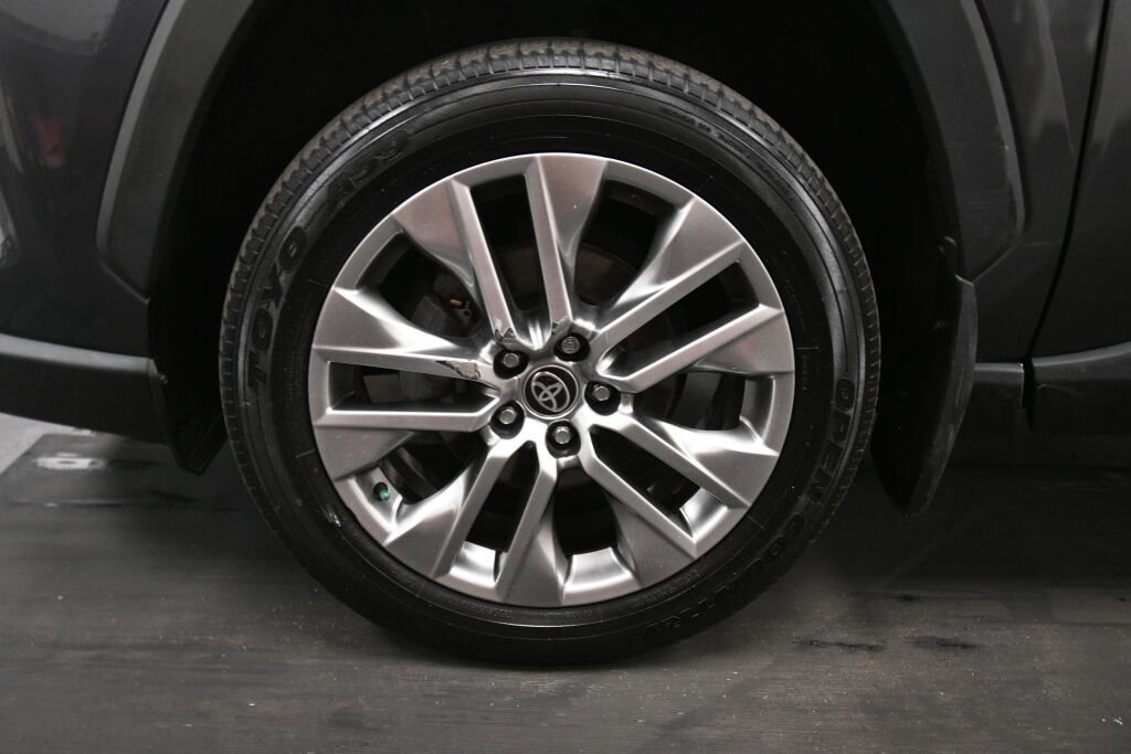 Used 2023 Toyota RAV4 XLE Premium AWD/4WD image 35