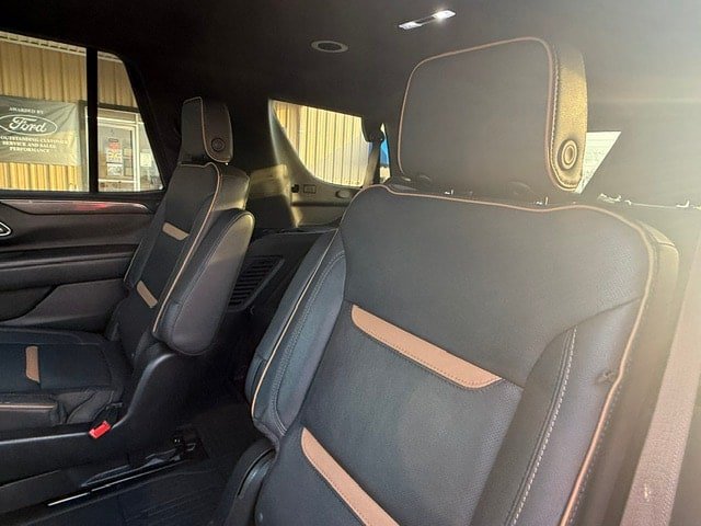 Used 2023 GMC Yukon AT4 AWD/4WD image 9