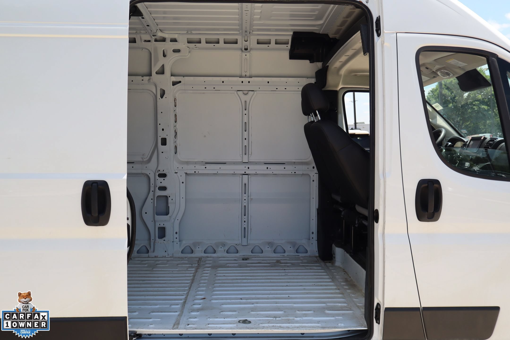 Used 2025 RAM ProMaster 2500 w/ Convenience Group FWD image 25