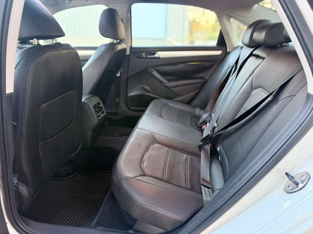 Used 2013 Volkswagen Passat TDI SE FWD image 11