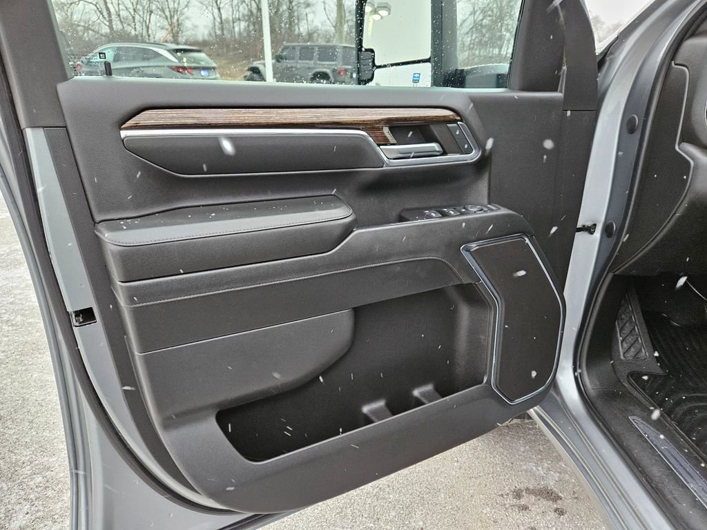 Used 2024 GMC Sierra 3500 SLE image 25