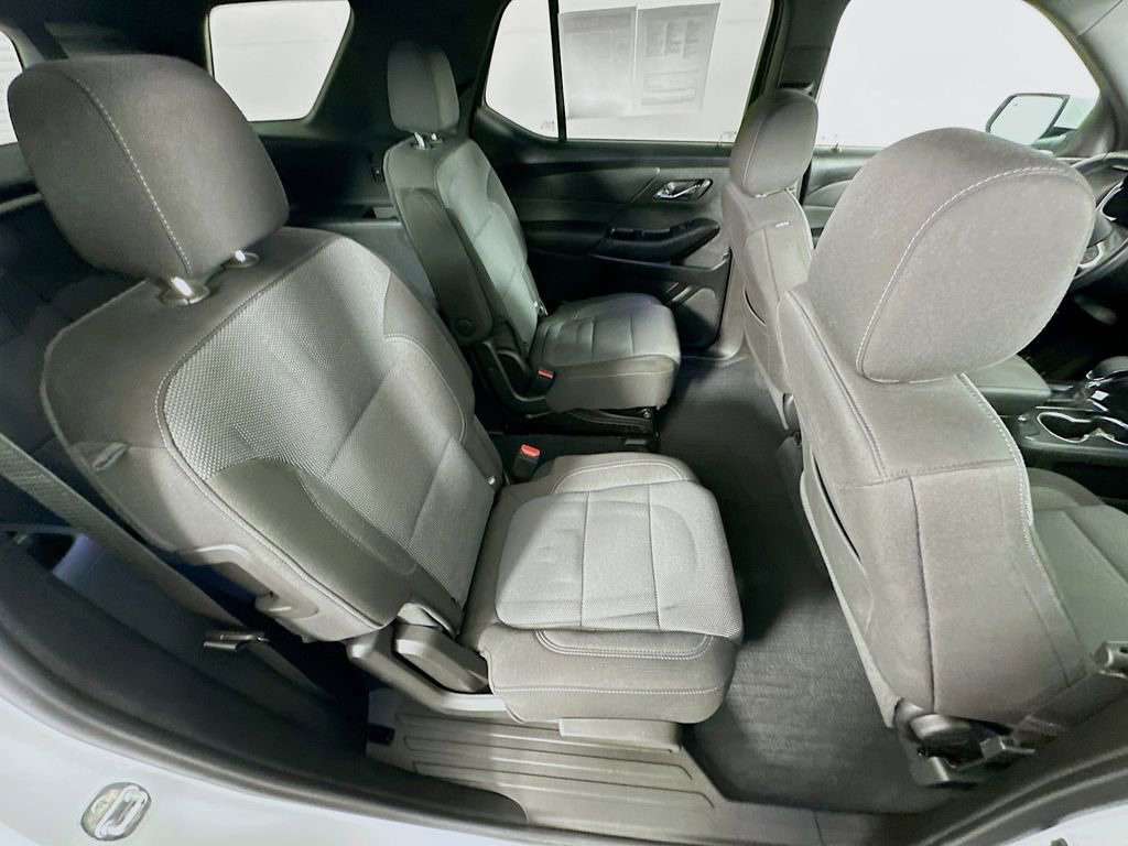 Used 2022 Chevrolet Traverse LT image 37