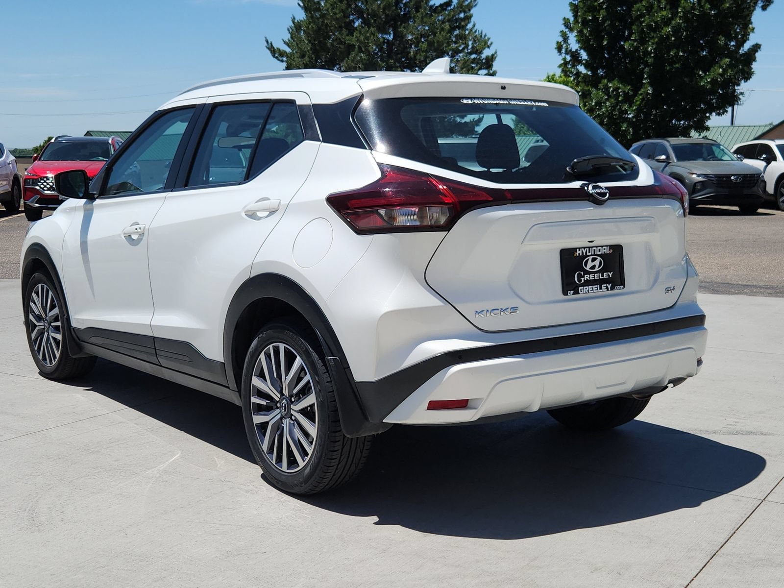 Used 2024 Nissan Kicks SV FWD image 3