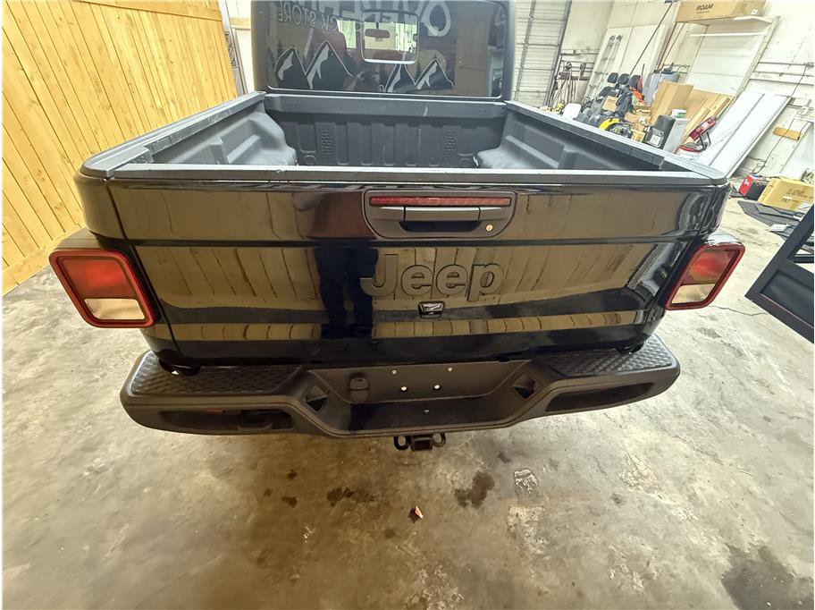 Used 2024 Jeep Gladiator Sport image 10