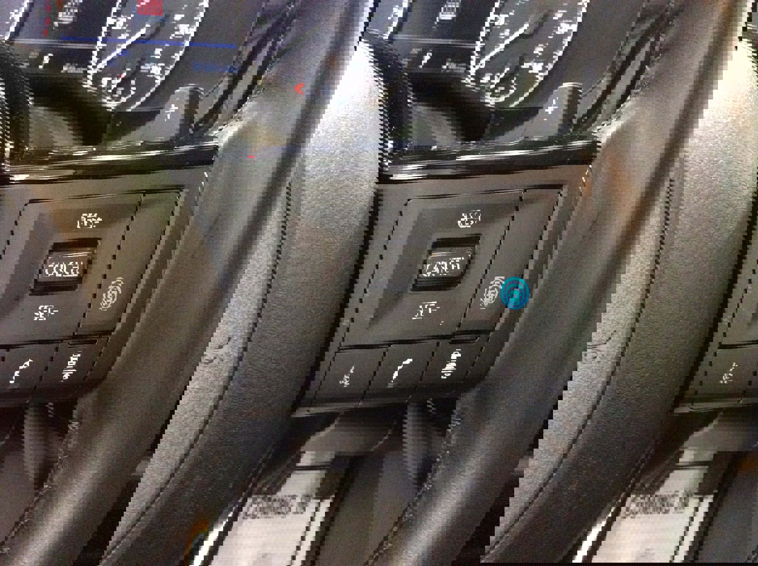 Used 2024 Nissan Pathfinder SL w/ Black Appearance Package image 22