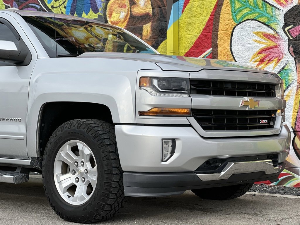 Used 2018 Chevrolet Silverado 1500 LT w/ All Star Edition image 40
