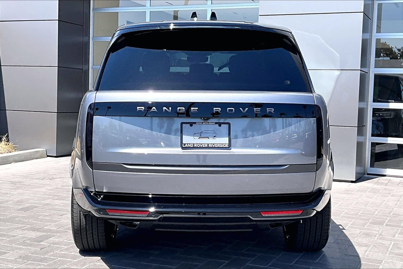 New 2026 Land Rover Range Rover Long Wheelbase SE AWD/4WD image 4