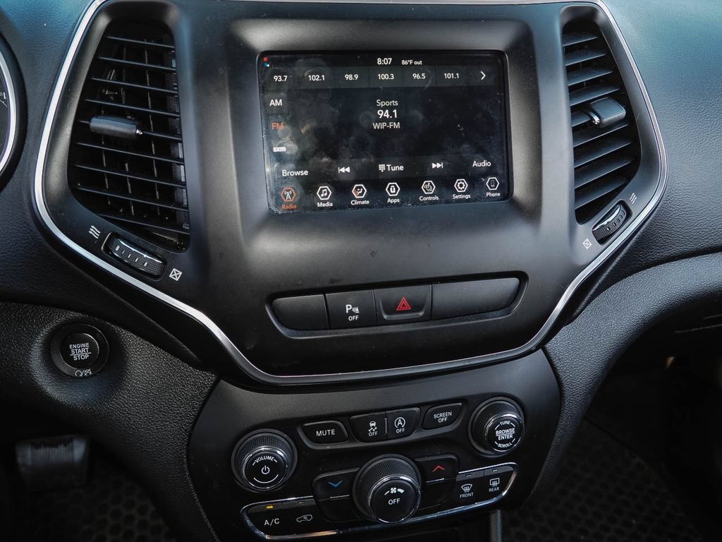 Used 2019 Jeep Cherokee Latitude Plus AWD/4WD image 8