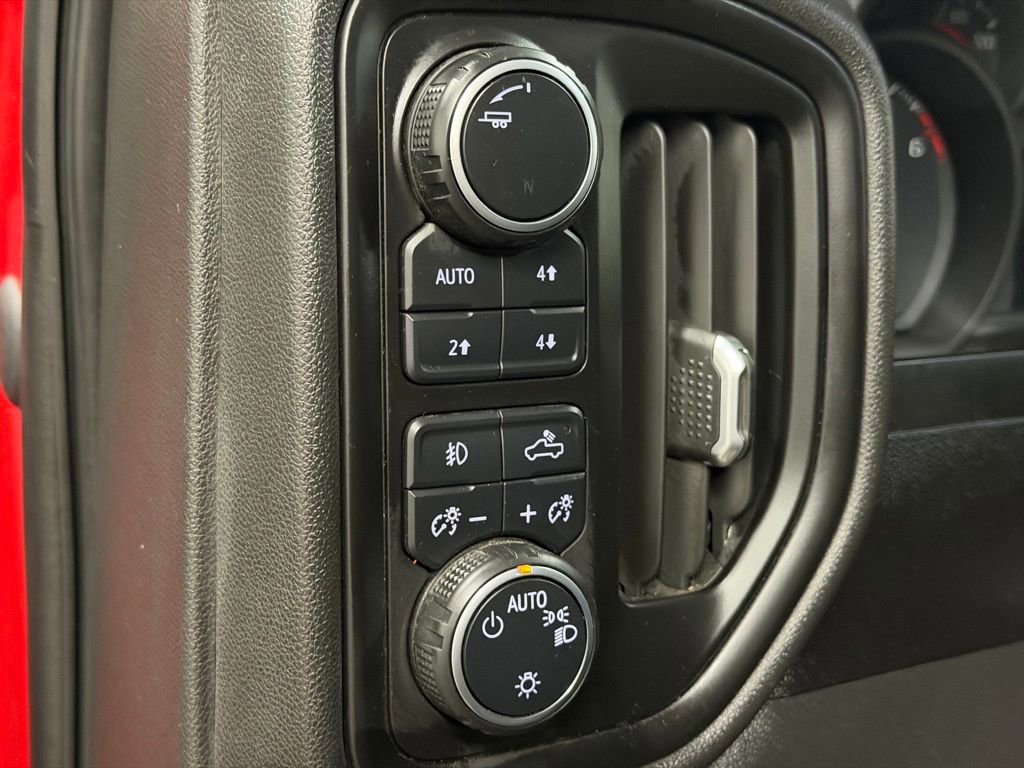 Used 2020 Chevrolet Silverado 1500 Custom Trail Boss w/ Custom Convenience Package image 28