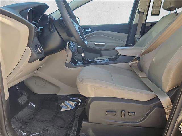 Used 2017 Ford Escape SE image 16