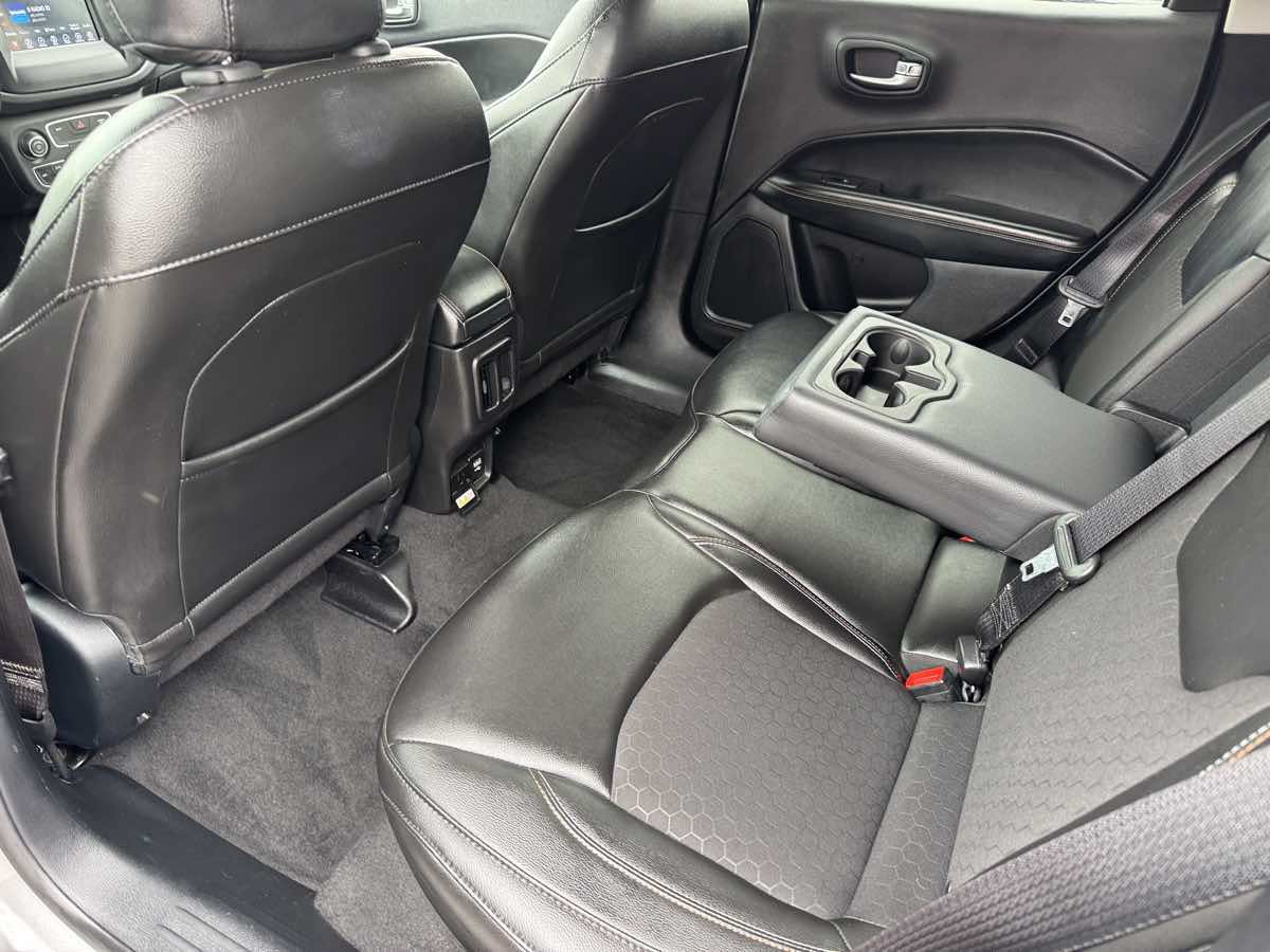 Used 2018 Jeep Compass Latitude w/ Popular Equipment Group AWD/4WD image 21