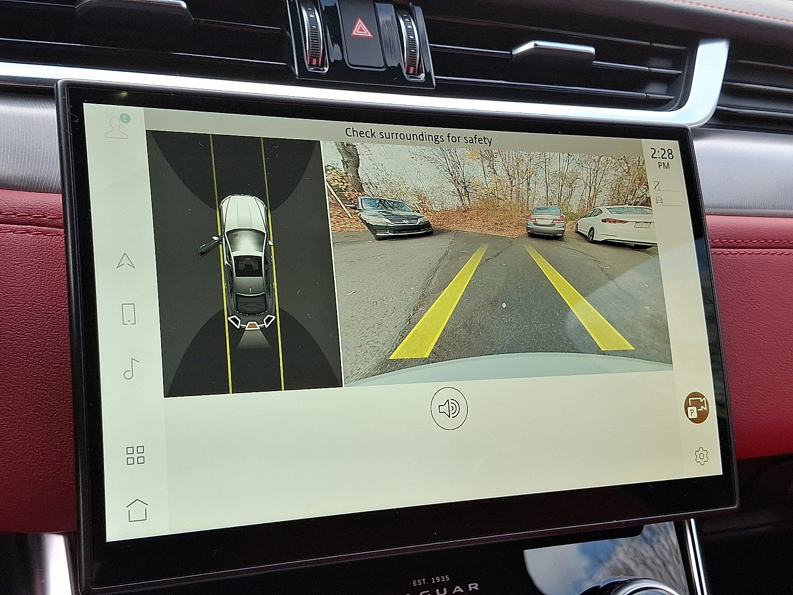 Certified 2024 Jaguar XF R-Dynamic SE image 15