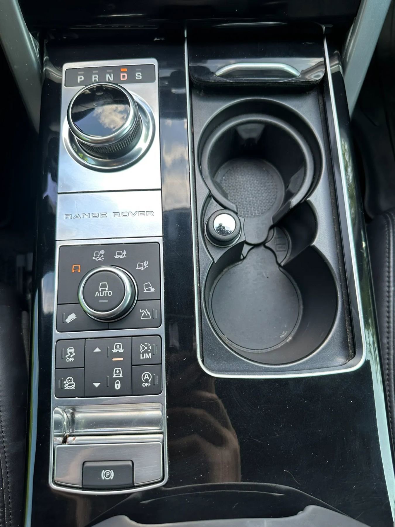 Used 2017 Land Rover Range Rover Long Wheelbase Supercharged image 49