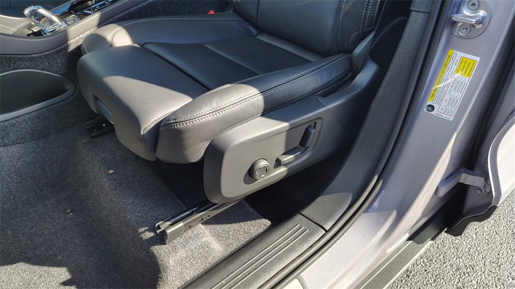 New 2026 Volvo XC40 B5 Plus w/ Protection Package Premier image 10