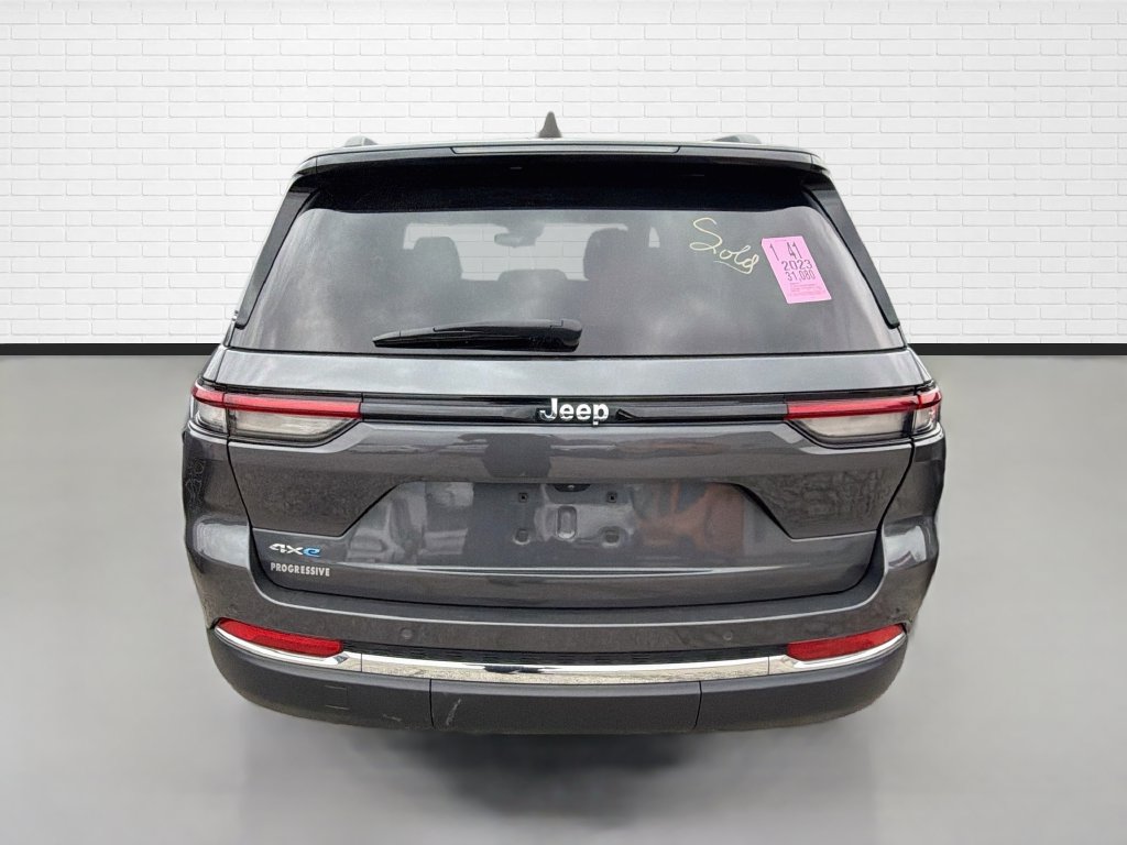 Used 2023 Jeep Grand Cherokee 4WD 4xe image 7