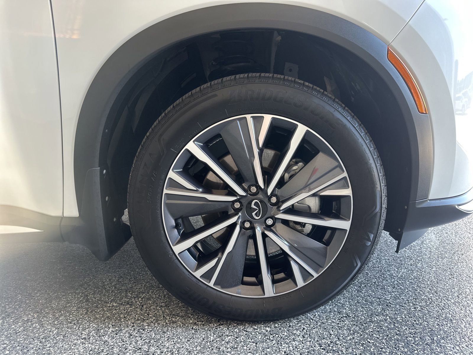 Certified 2026 INFINITI QX60 Luxe w/ Cargo Package AWD/4WD image 33
