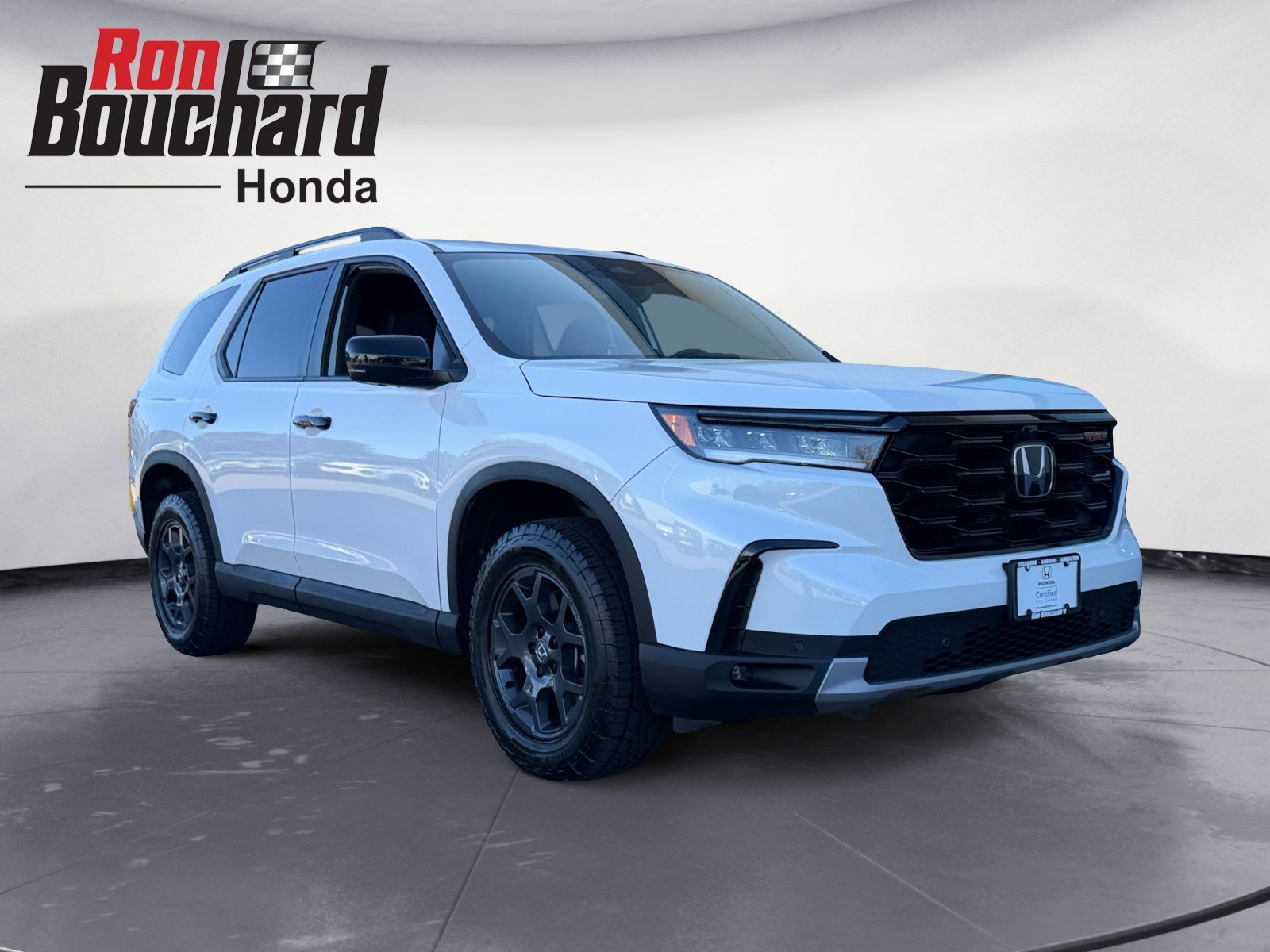 Certified 2025 Honda Pilot TrailSport image 1