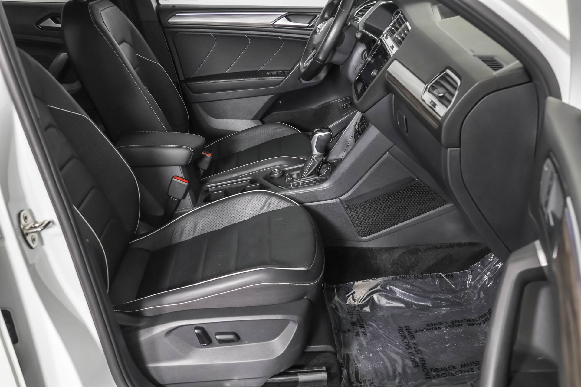 Used 2023 Volkswagen Tiguan SEL R-Line AWD/4WD image 46
