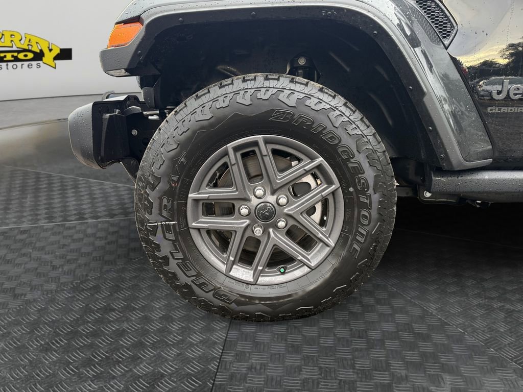 New 2025 Jeep Gladiator Sport image 14