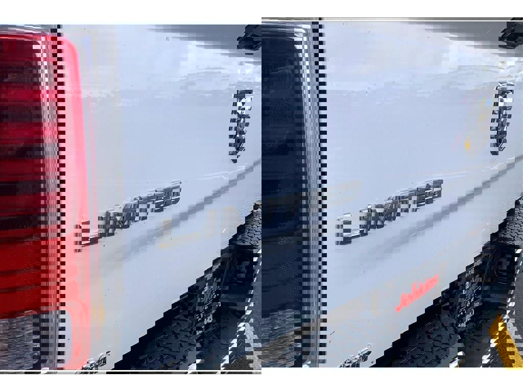 Used 2015 RAM 2500 Limited image 9