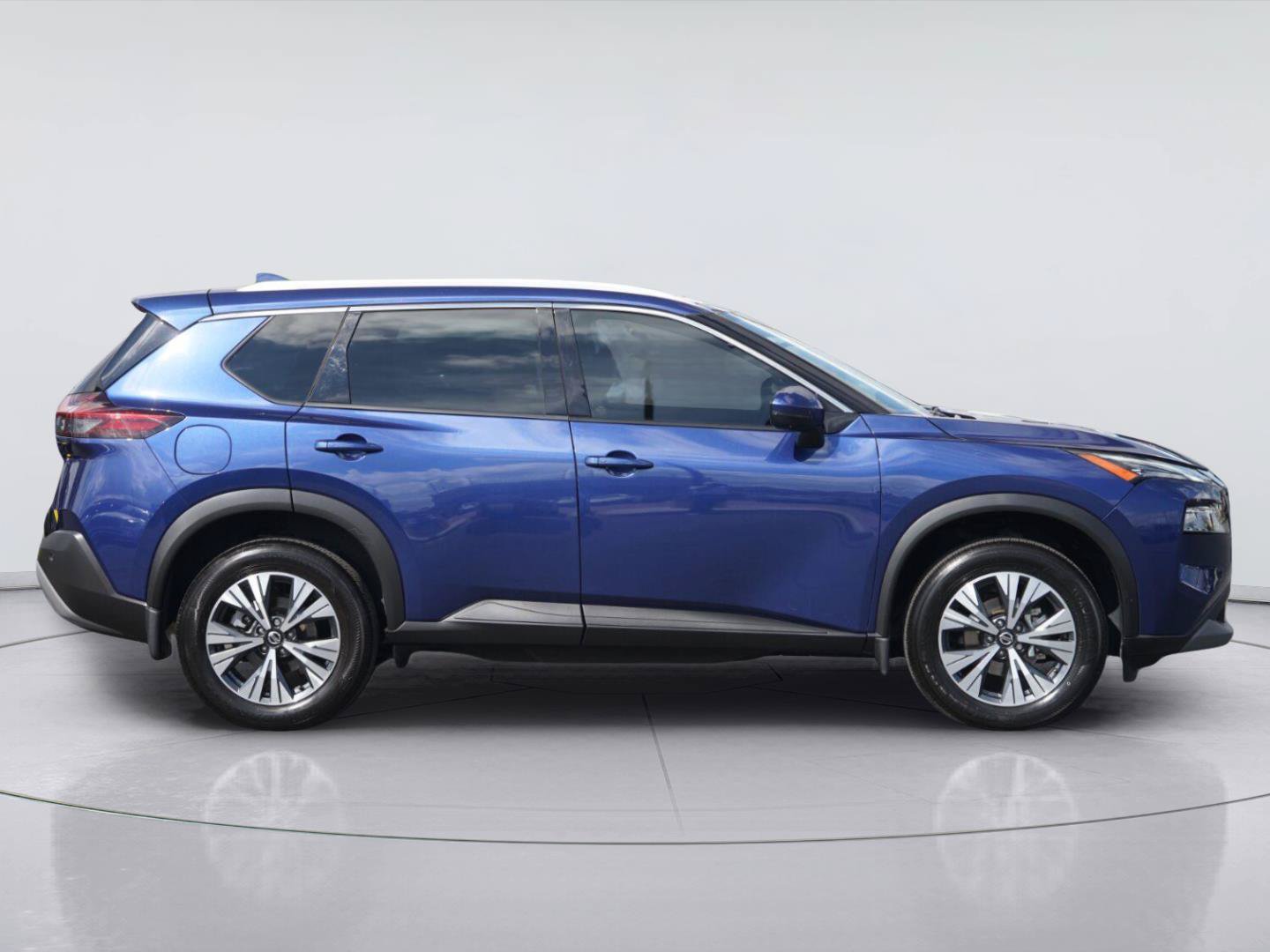 Used 2021 Nissan Rogue SV w/ Premium Package FWD image 5