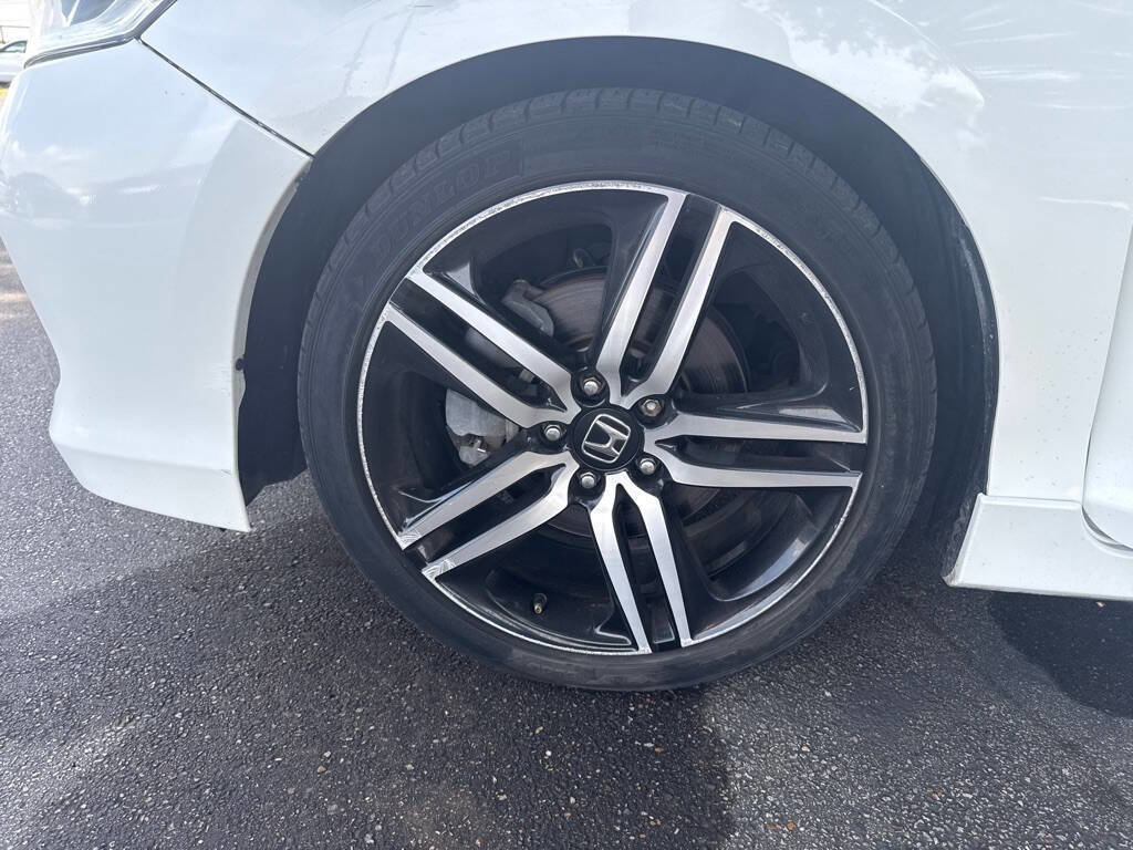Used 2017 Honda Accord Sport image 19