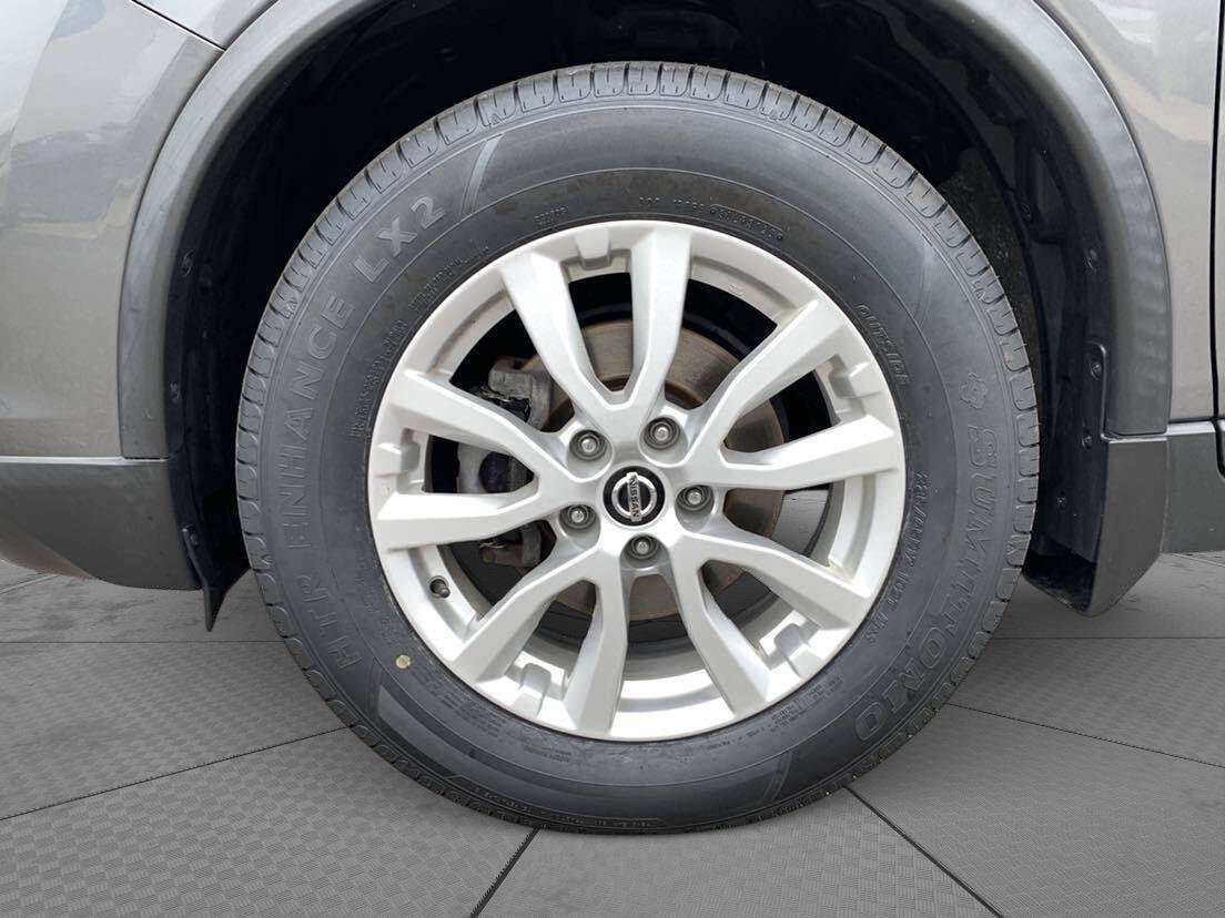 Used 2020 Nissan Rogue SV AWD/4WD image 9