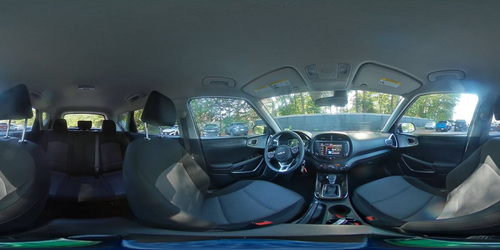 Used 2025 Kia Soul LX w/ LX Technology Package FWD image 40