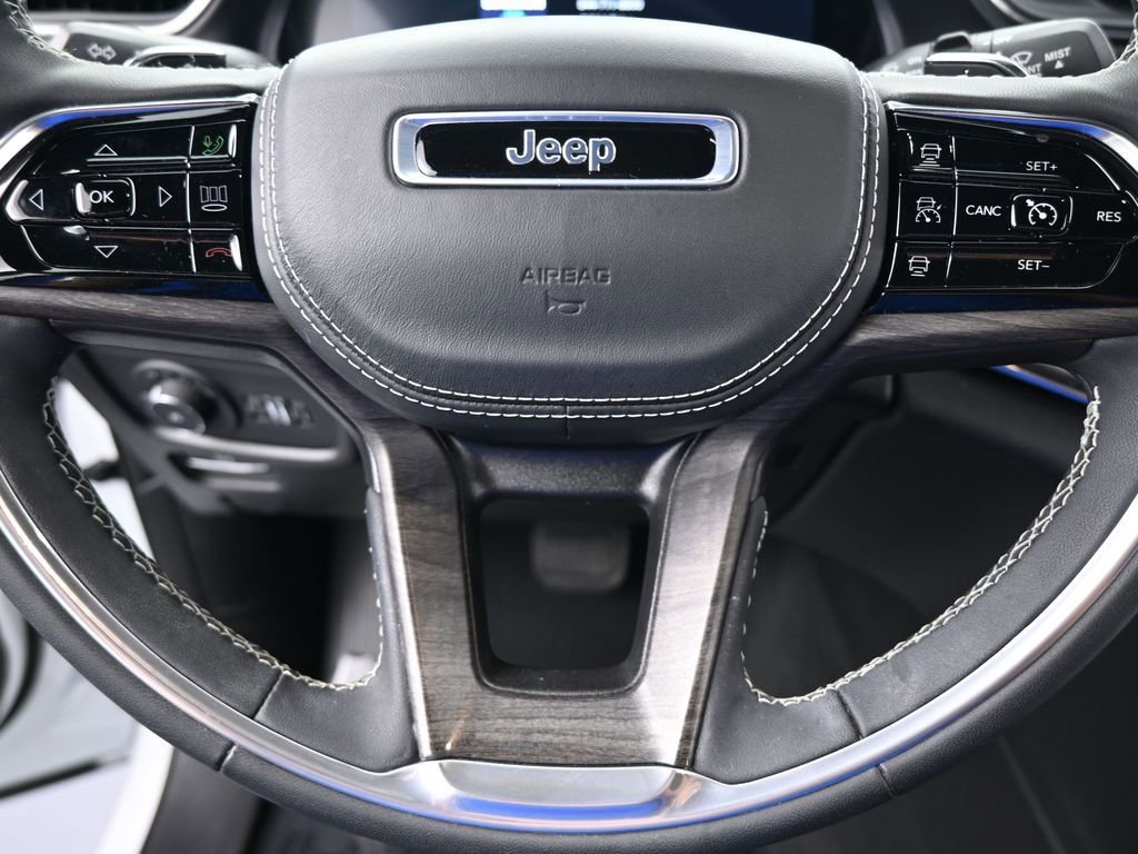 Used 2024 Jeep Grand Cherokee L Overland image 32