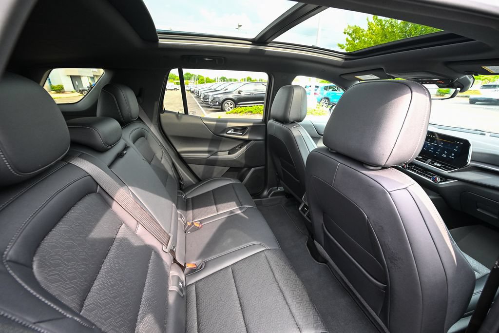 Used 2025 Chevrolet Equinox LT w/ Convenience Package II FWD image 27