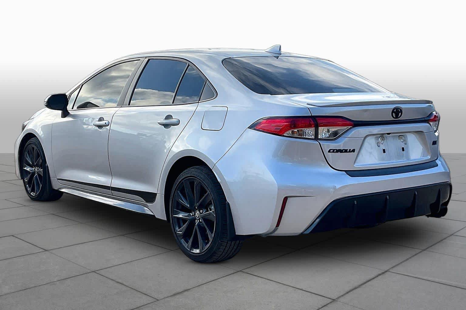 Used 2025 Toyota Corolla SE FWD image 11