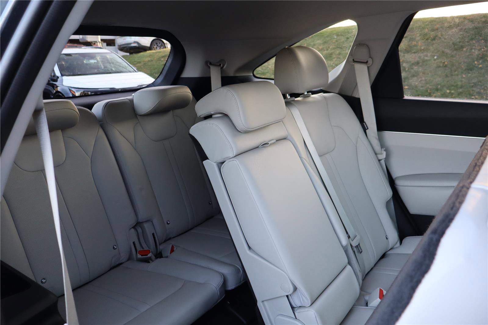 Certified 2025 Kia Sorento S image 32