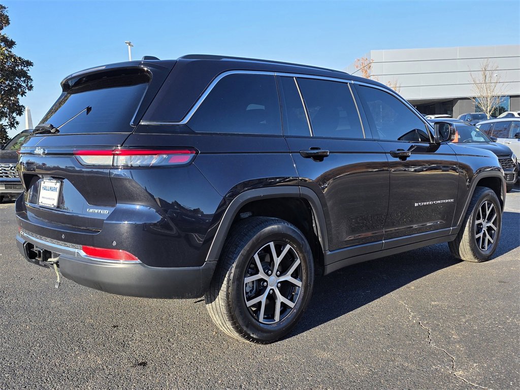 Used 2023 Jeep Grand Cherokee Limited image 3