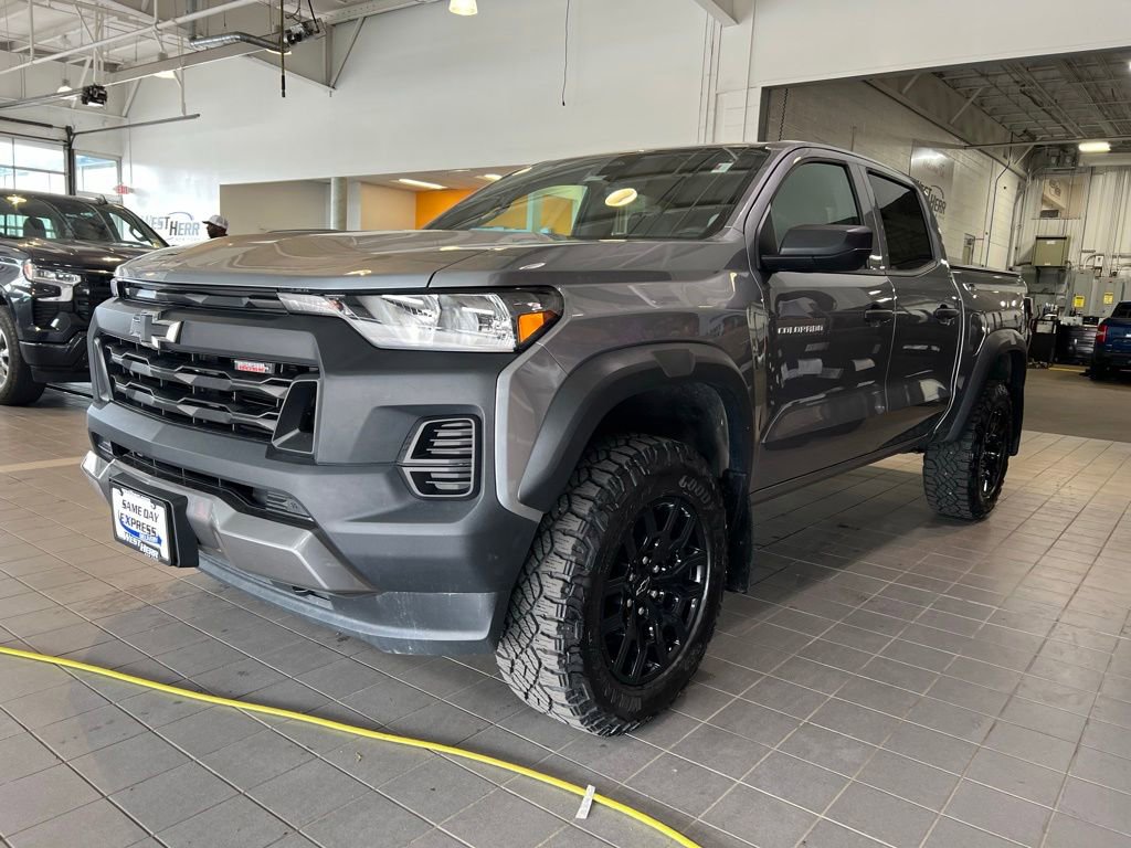Used 2023 Chevrolet Colorado Trail Boss AWD/4WD image 5