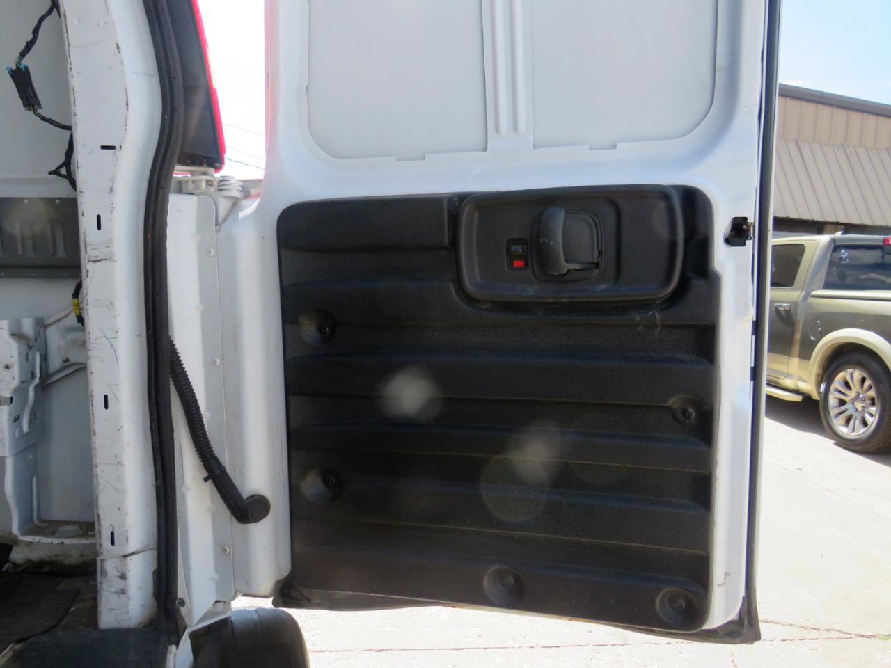 Used 2009 Chevrolet Express 2500 Extended RWD image 36