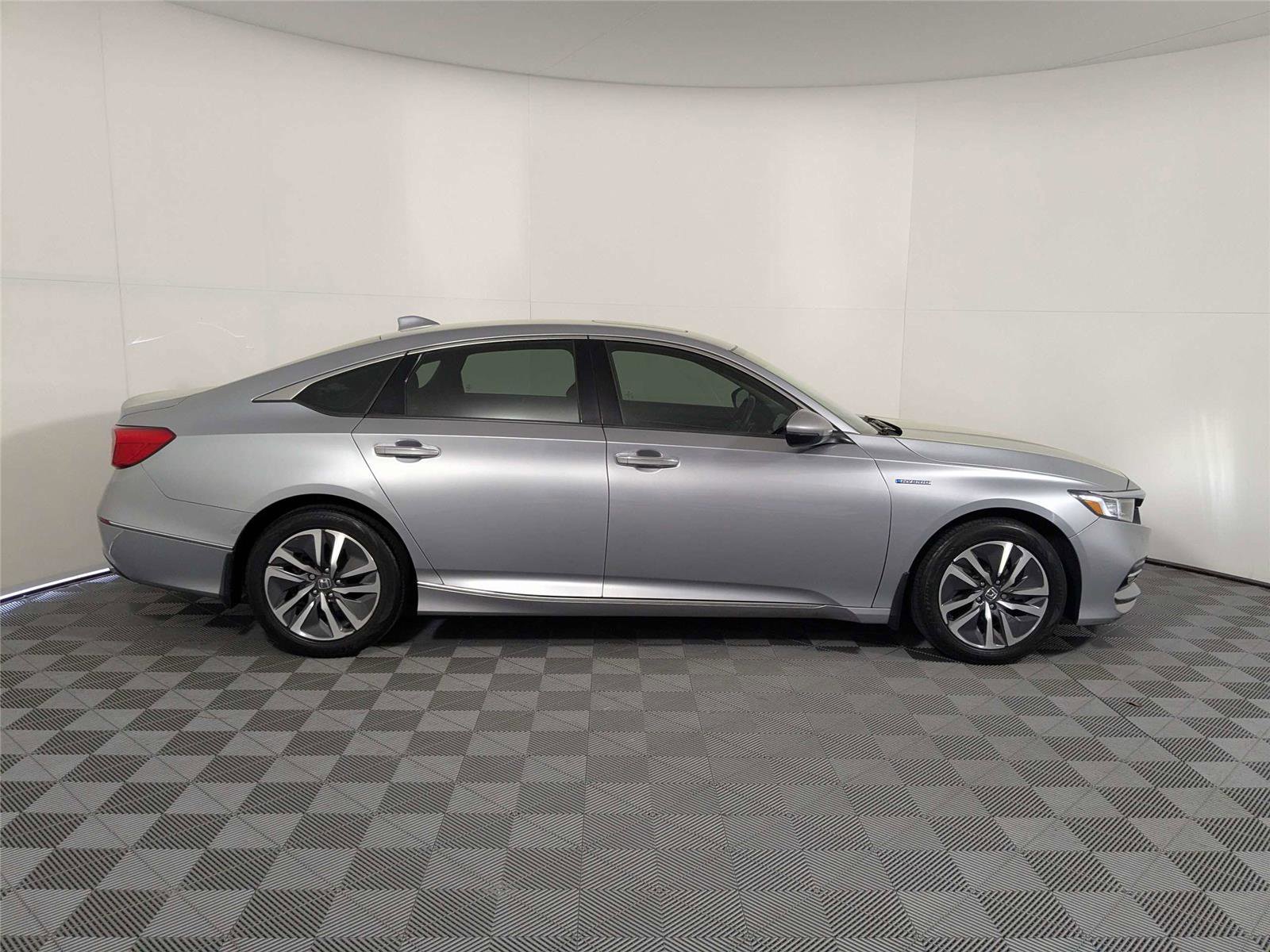 Used 2018 Honda Accord Touring image 4