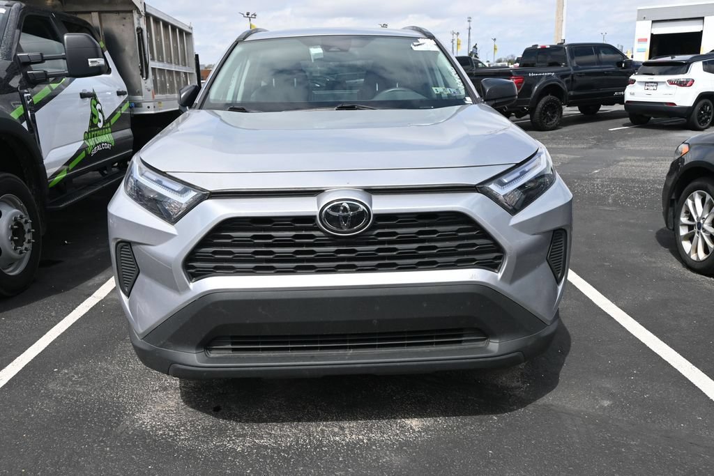 Used 2025 Toyota RAV4 LE AWD/4WD image 7