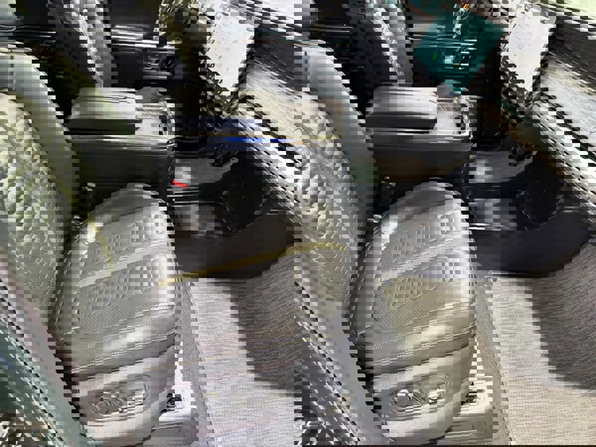 Used 2022 Rivian R1T Adventure image 26