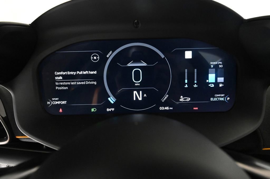 Used 2025 McLaren Artura image 12