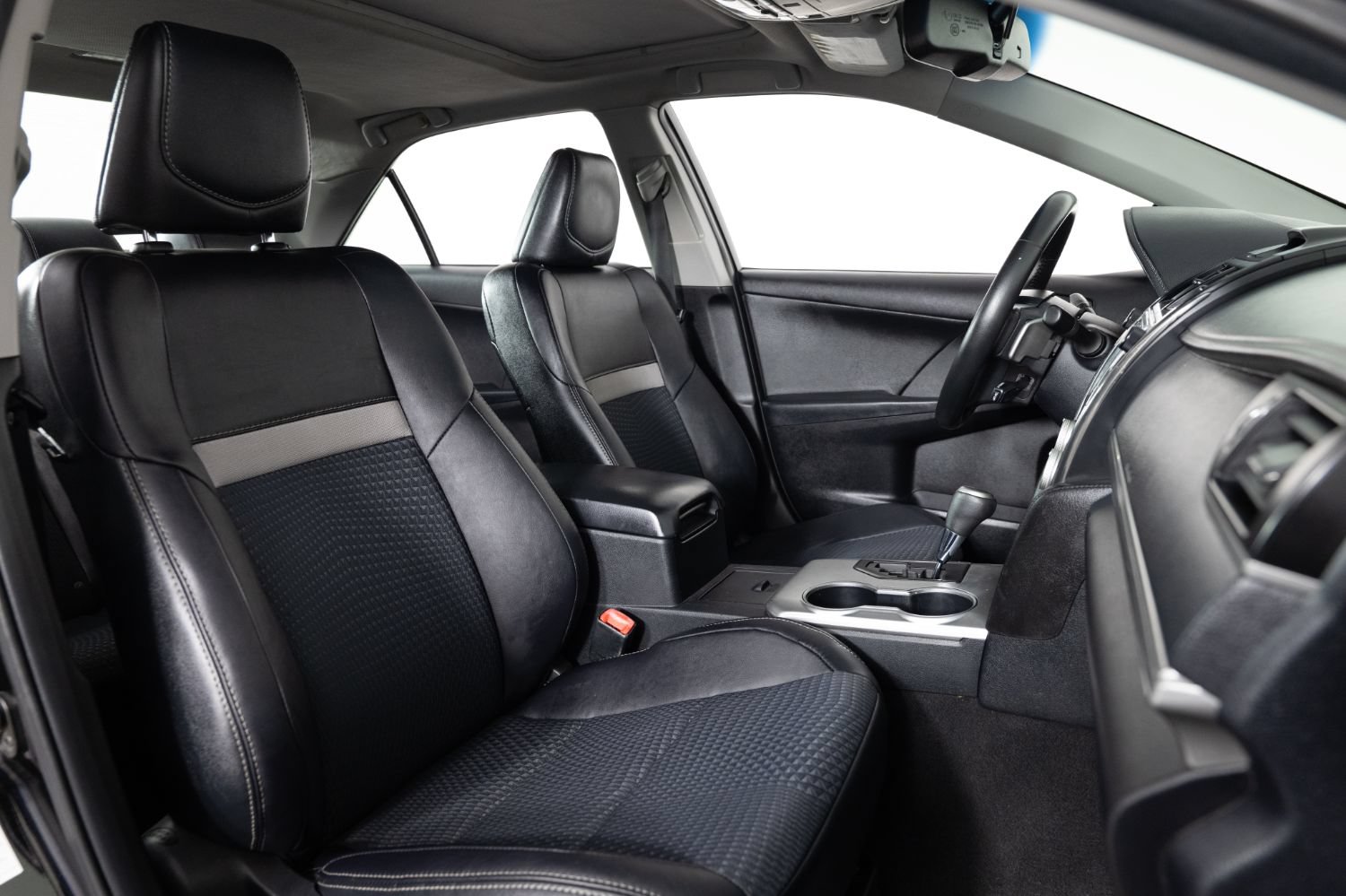 Used 2013 Toyota Camry SE w/ Convenience Pkg FWD image 26