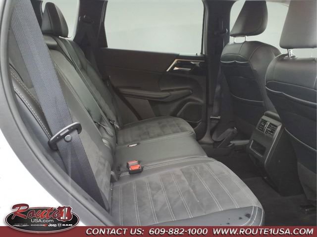 Used 2024 Mitsubishi Outlander SE FWD image 16