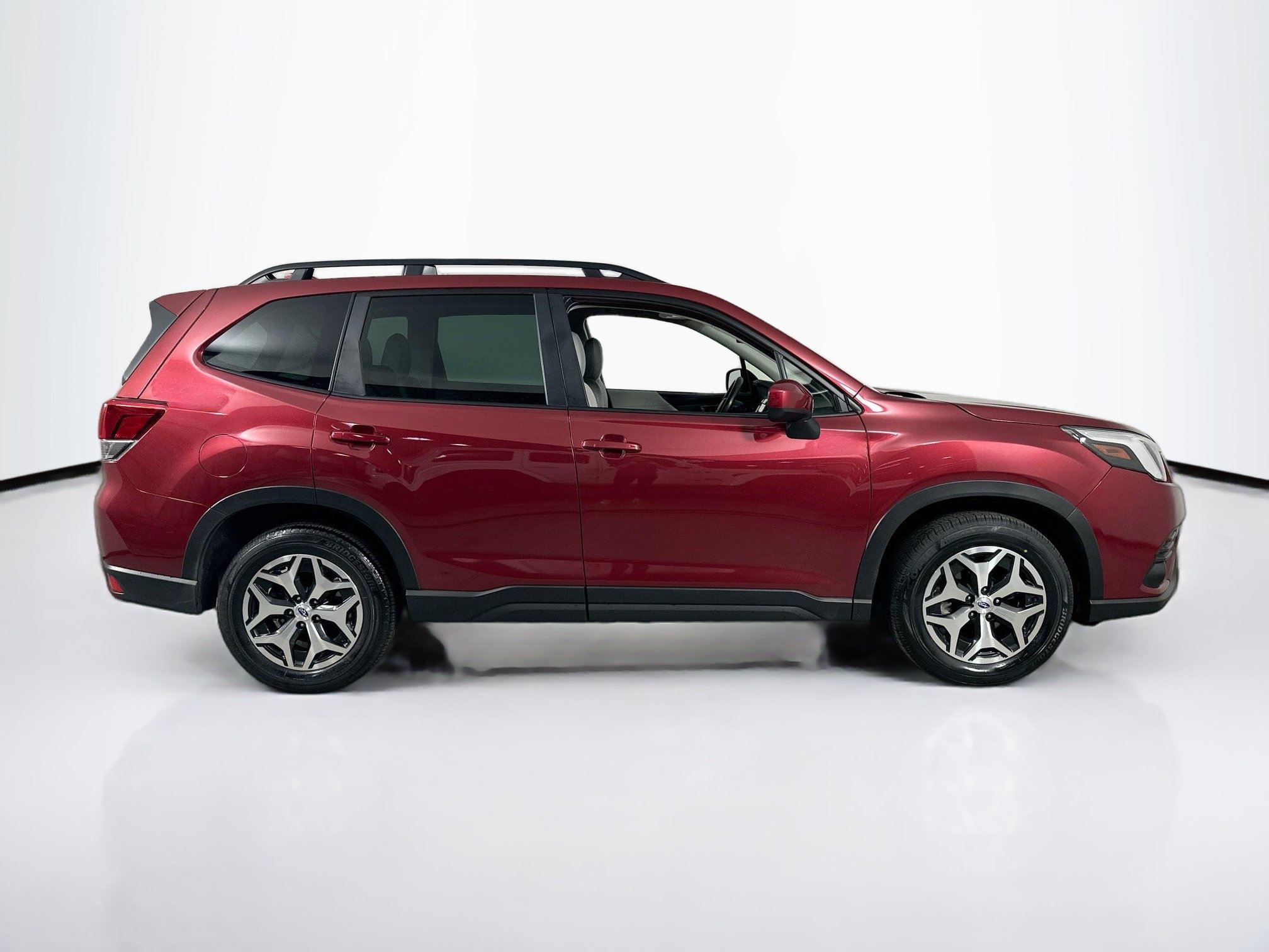 Used 2023 Subaru Forester Premium AWD/4WD image 4