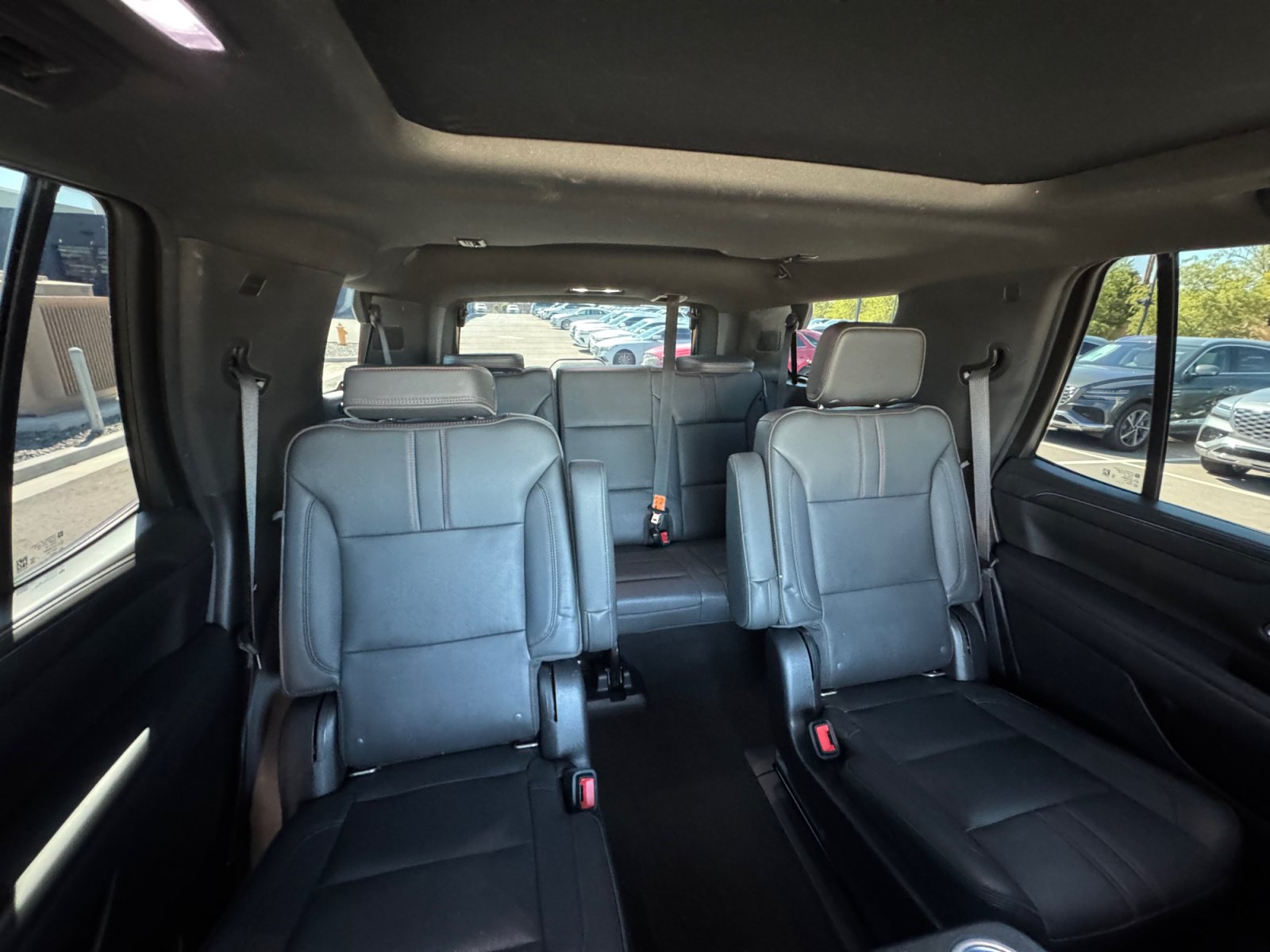 Used 2022 Chevrolet Tahoe RST w/ Luxury Package AWD/4WD image 18