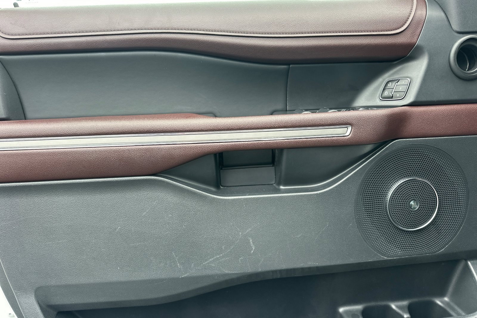 Used 2024 Ford Expedition Max Limited image 11