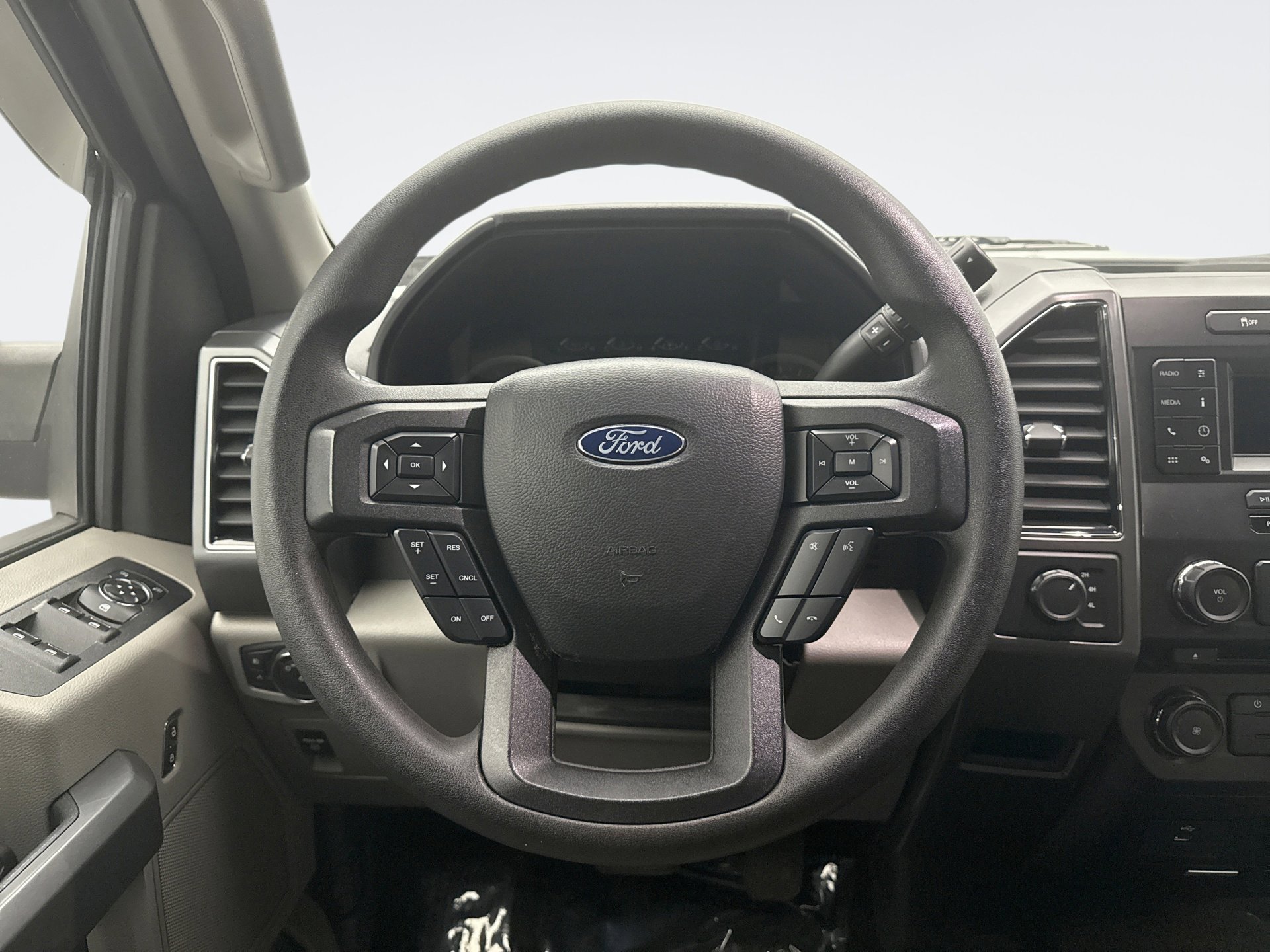 Used 2018 Ford F150 XLT AWD/4WD image 12