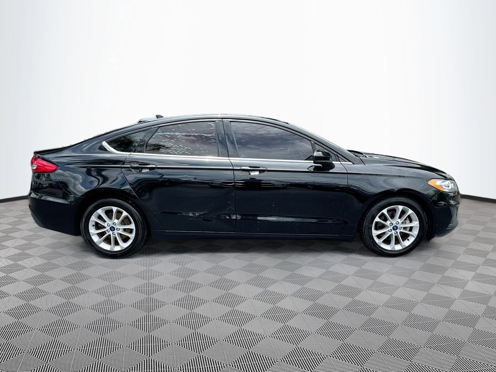 Used 2020 Ford Fusion SE FWD image 5