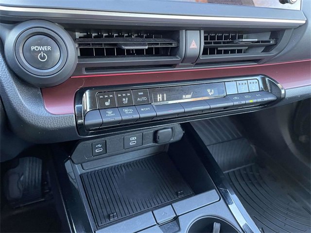 Used 2024 Toyota Prius Prime Premium image 30