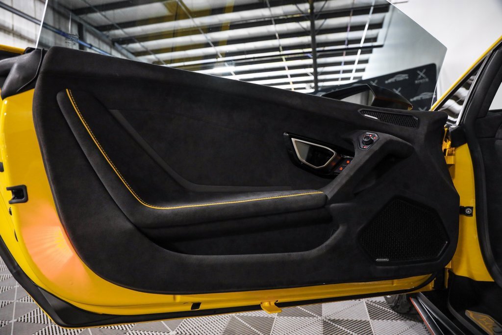 Used 2023 Lamborghini Huracan Sterrato image 31