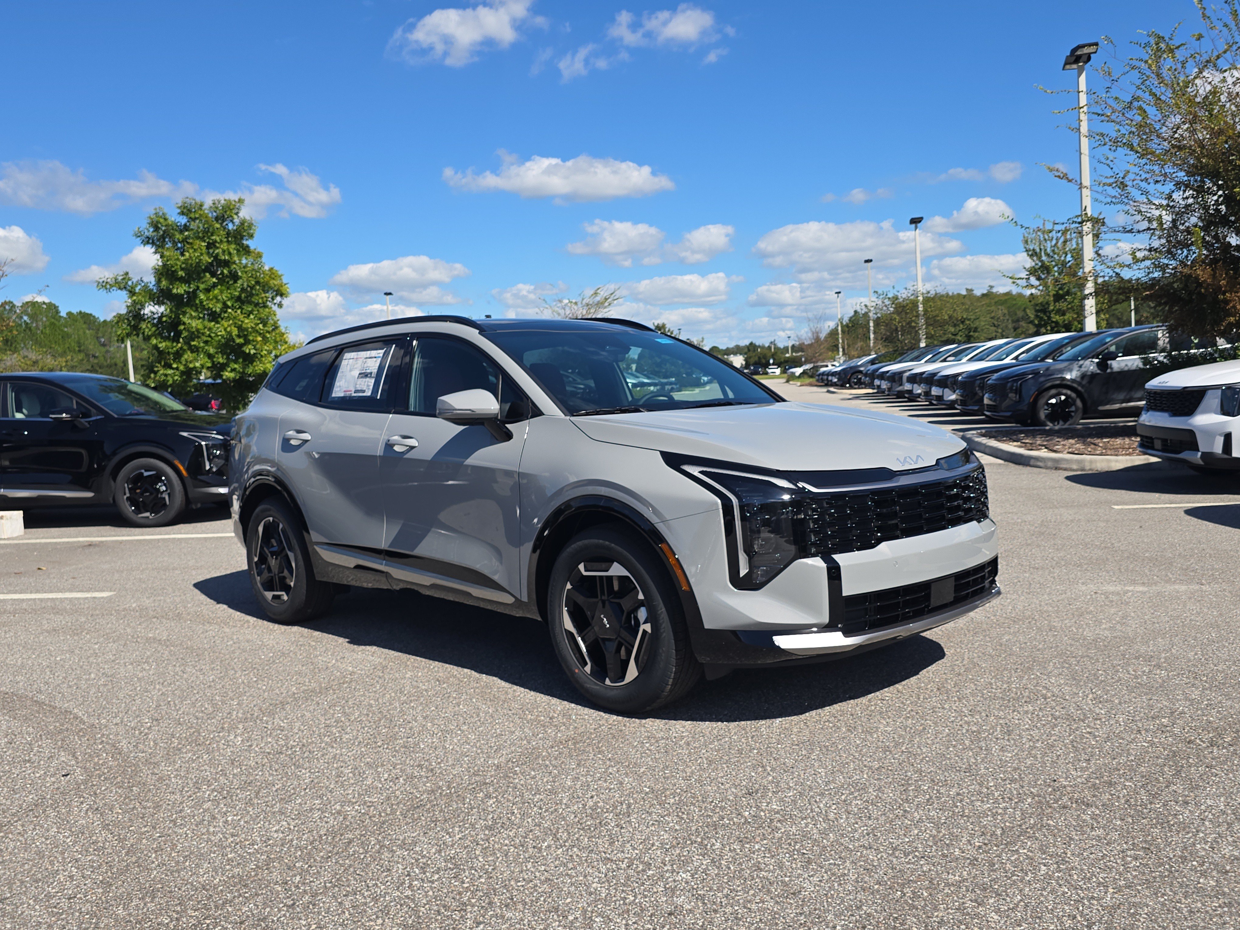 New 2027 Kia Sportage SX FWD image 2